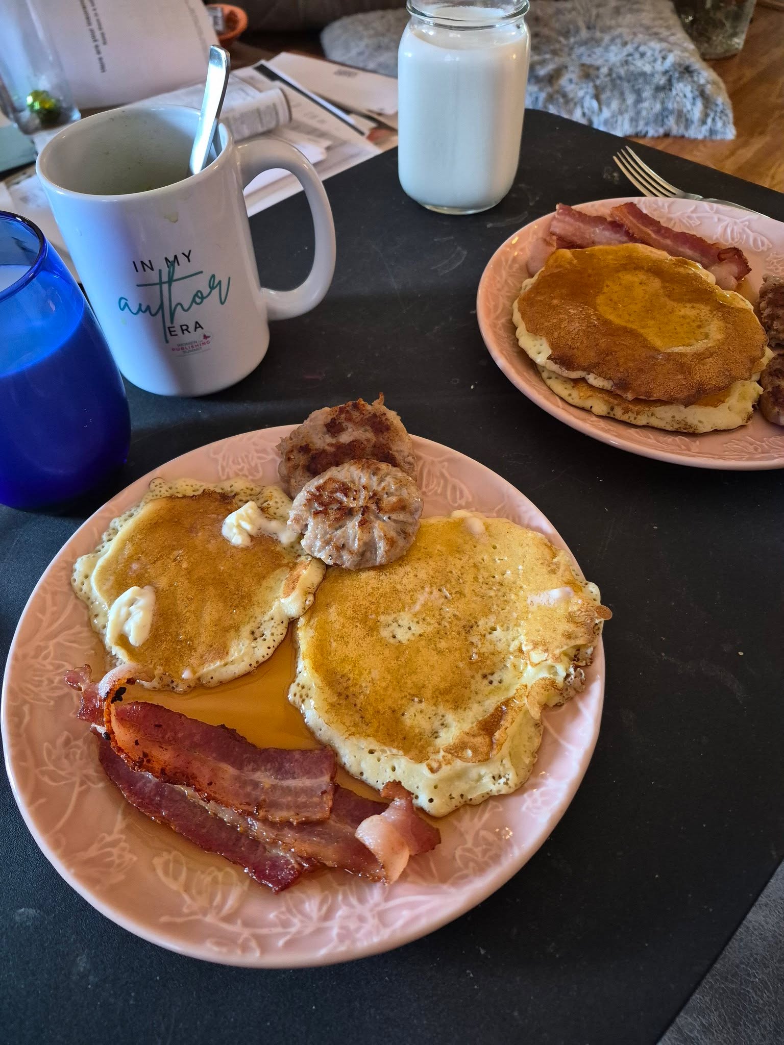 Brunch!
Wait till you see what's cooking for later today.😁

Enjoy your Sunday!